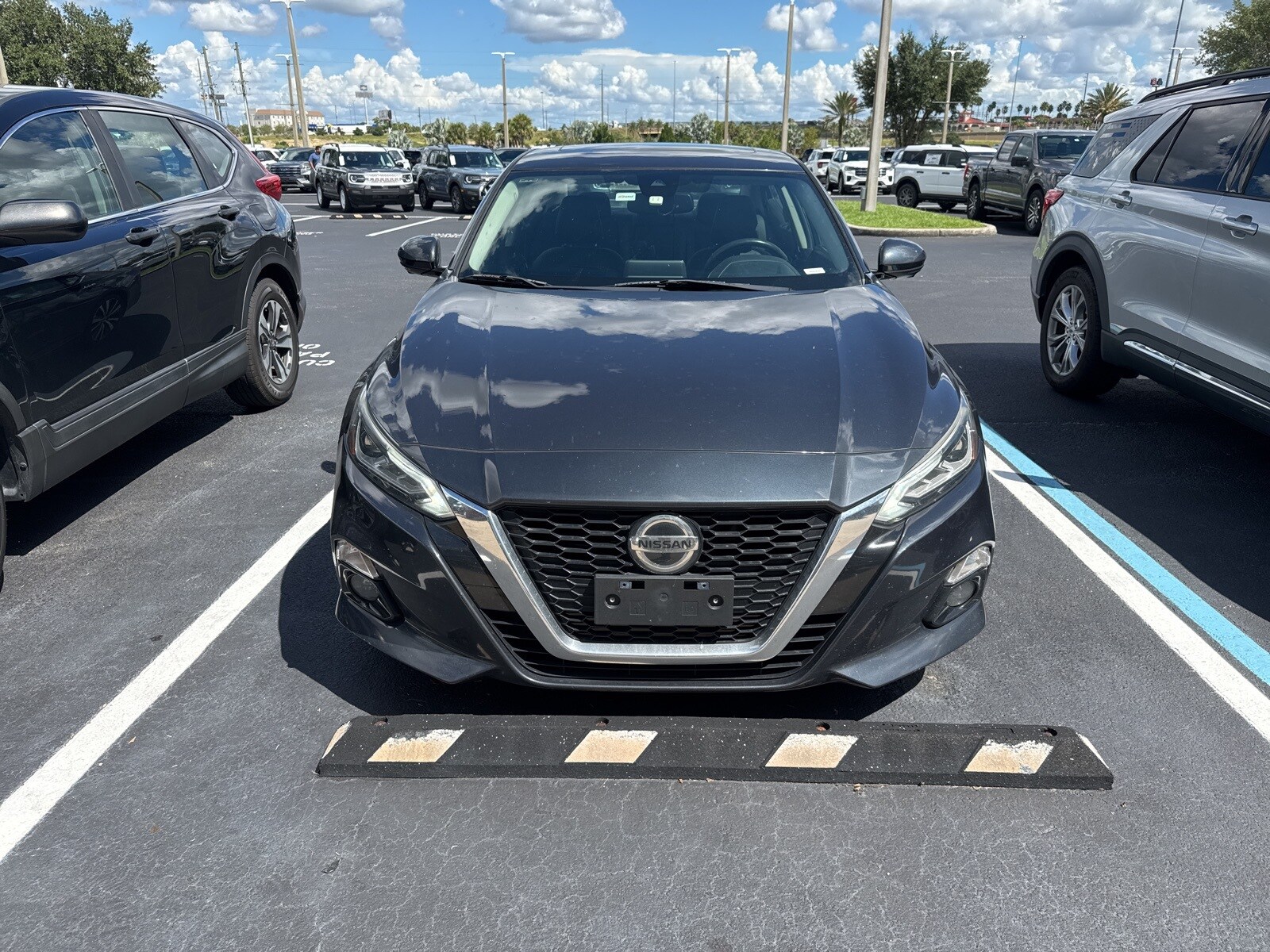 2020 Nissan Altima Platinum photo 2