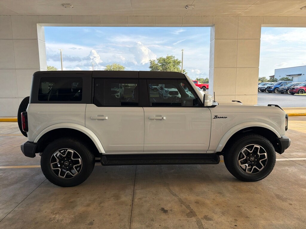 Certified 2025 Ford Bronco Outer Banks SUV
