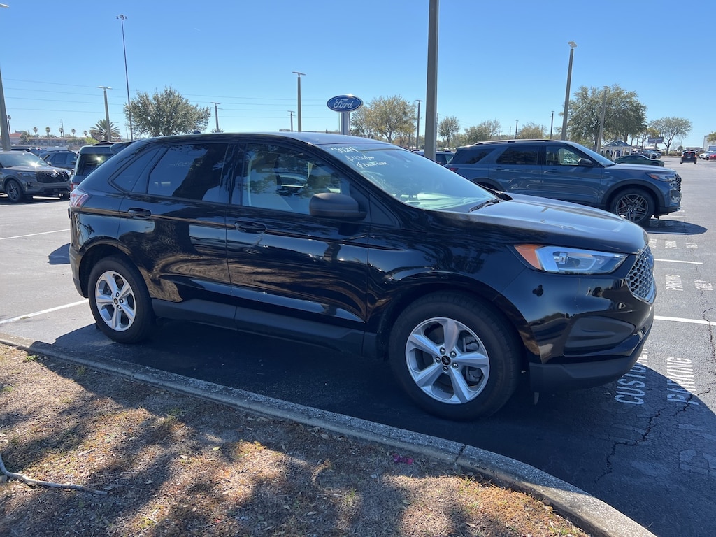 Used 2024 Ford Edge SE SUV