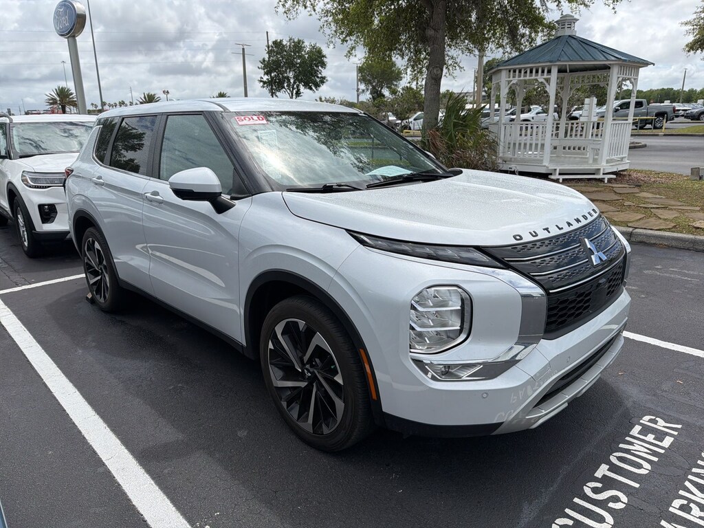 Used 2024 Mitsubishi Outlander SE SUV