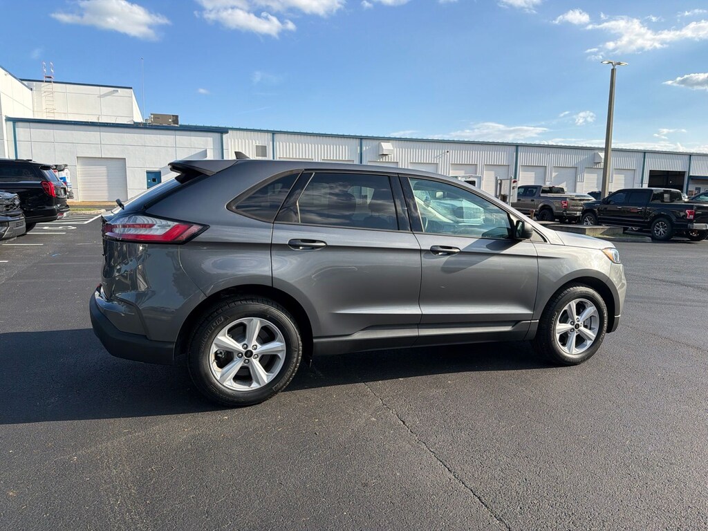 Used 2024 Ford Edge SE SUV