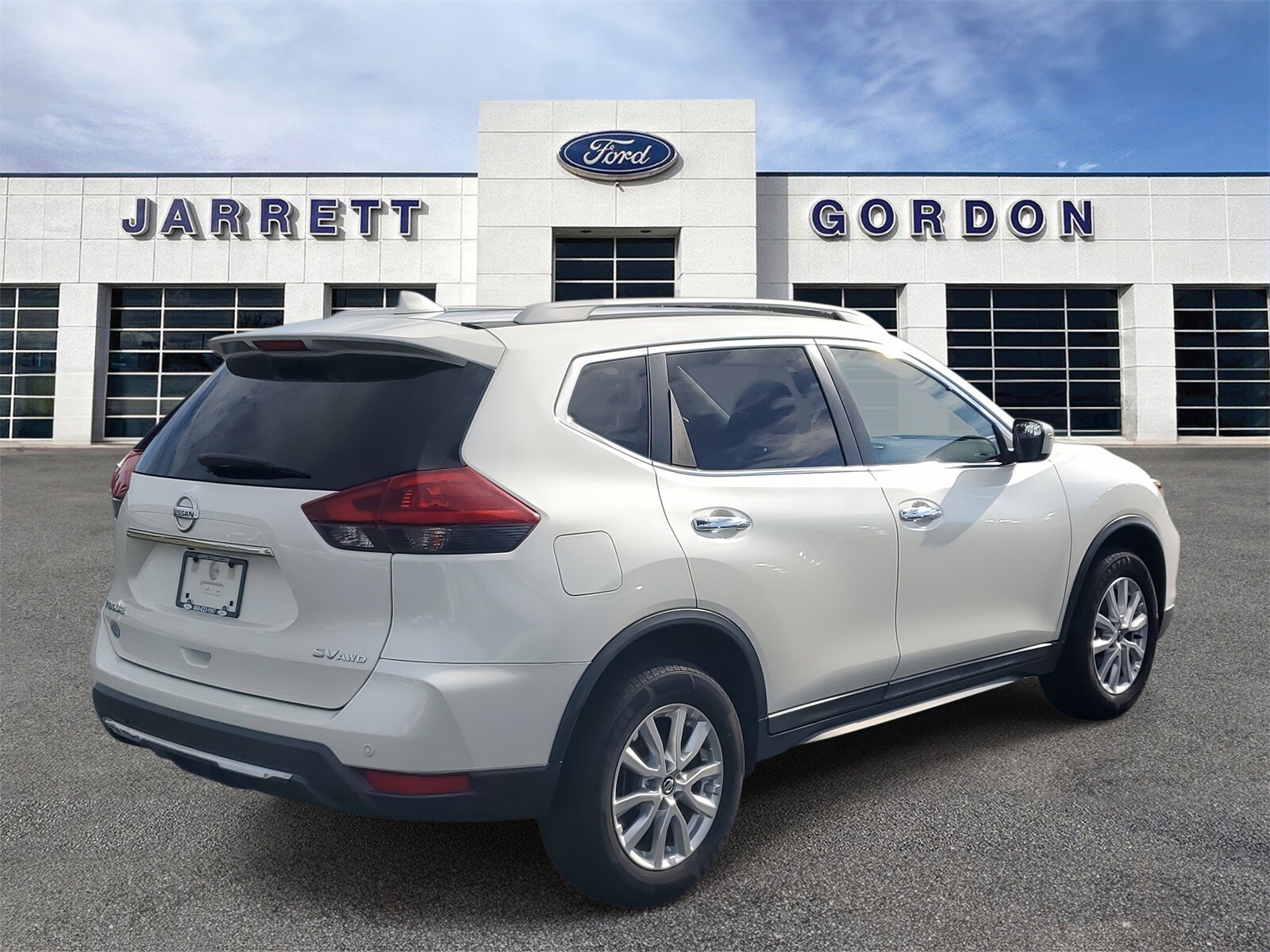 2019 Nissan Rogue SV photo 3