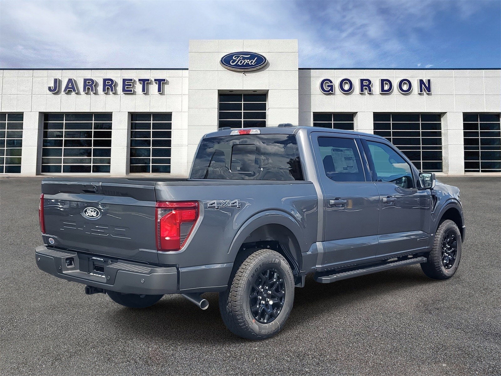 2025 Ford F-150 XLT photo 3