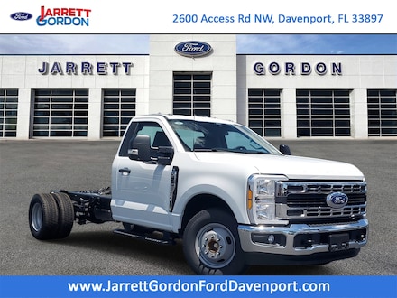 2025 Ford F-350 Chassis TRUCK