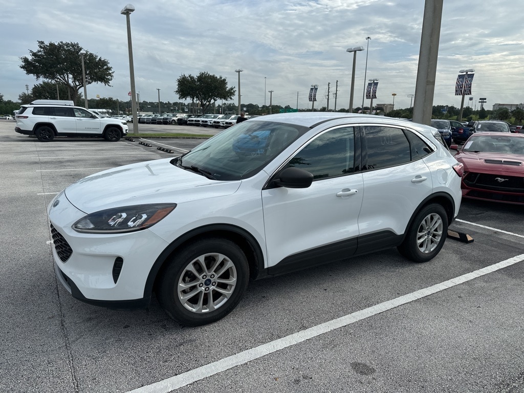 Certified 2022 Ford Escape SE with VIN 1FMCU0G64NUA48446 for sale in Davenport, FL