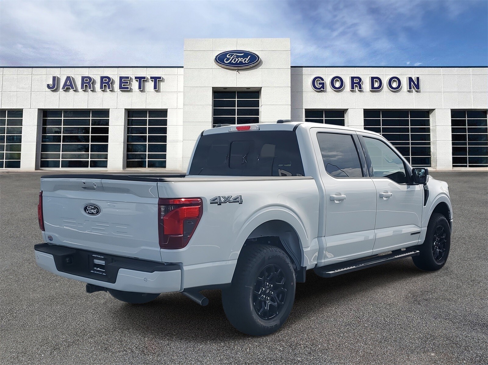 2025 Ford F-150 XLT photo 2