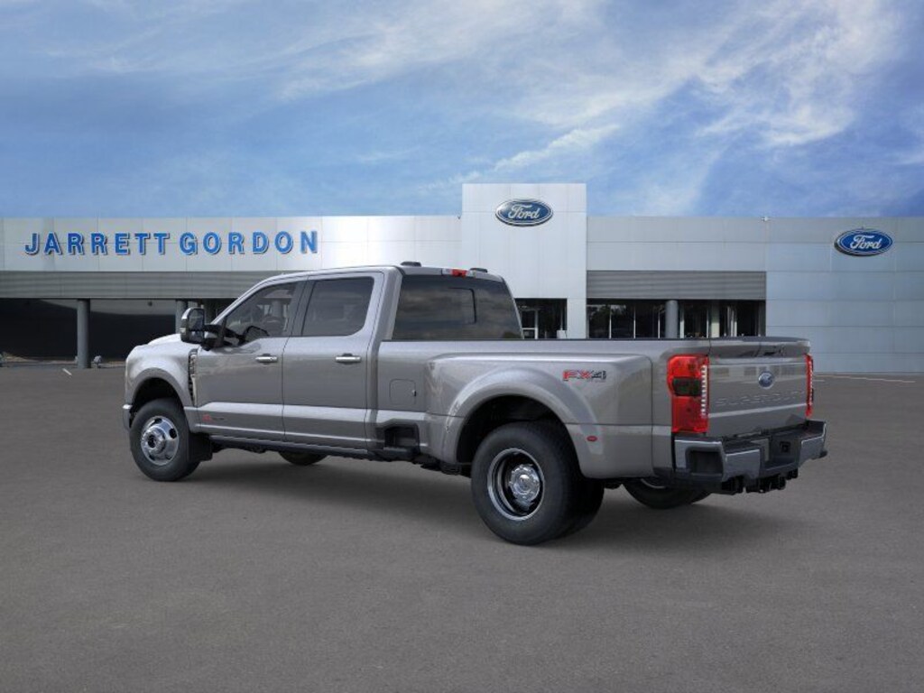 New 2026 Ford F-350 Lariat Truck Crew Cab