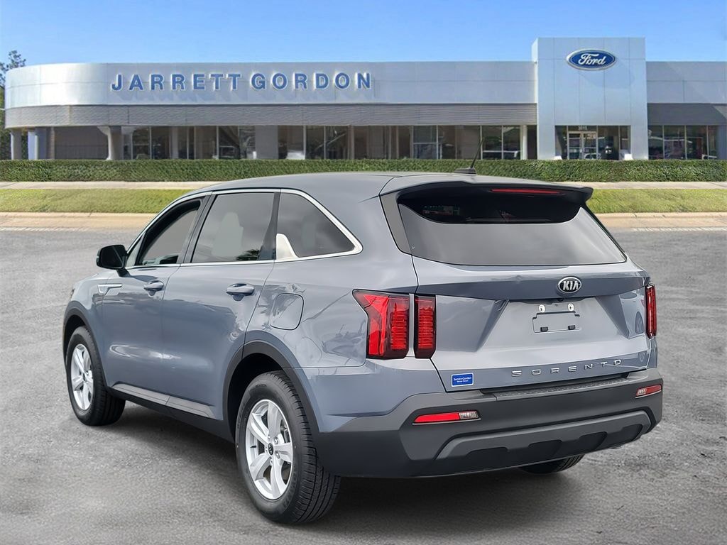 Used 2021 Kia Sorento LX SUV