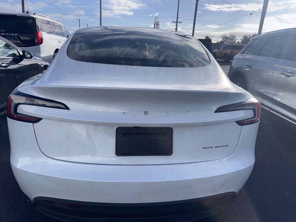 2025 Tesla Model 3 Long Range photo 4