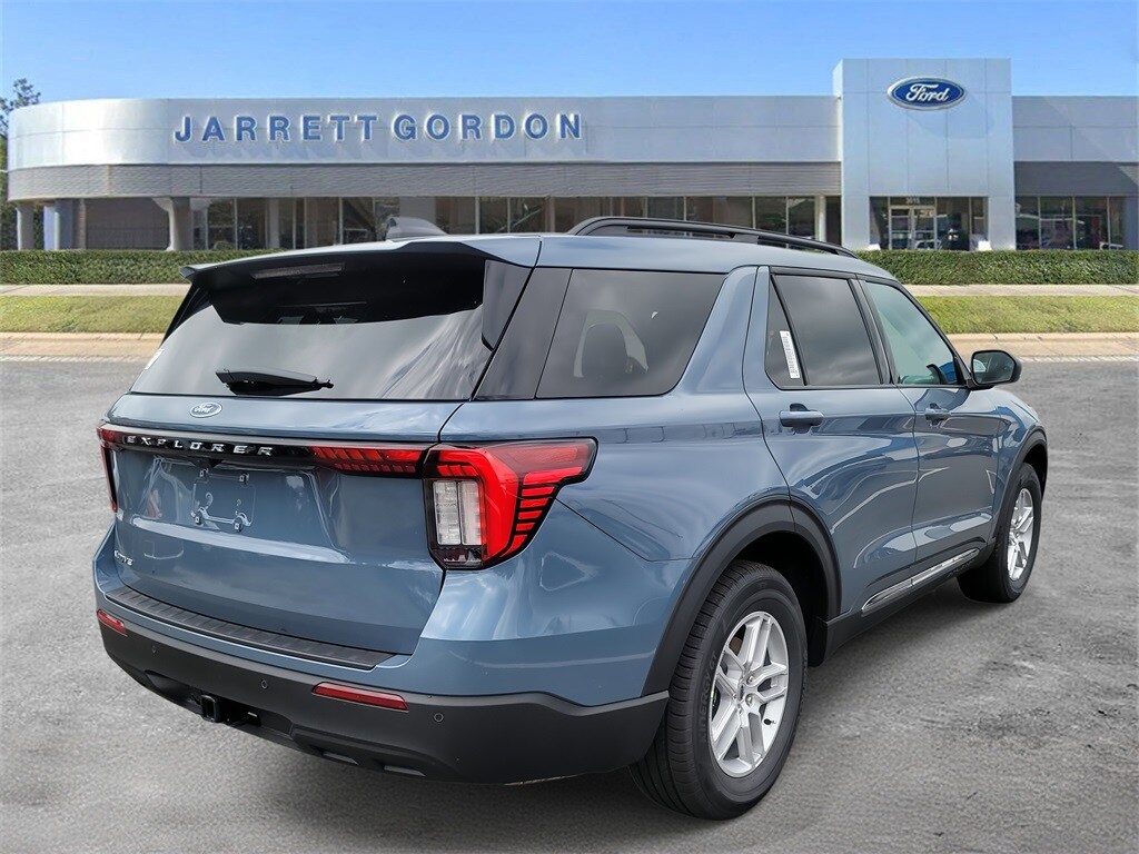 2025 Ford Explorer photo 4