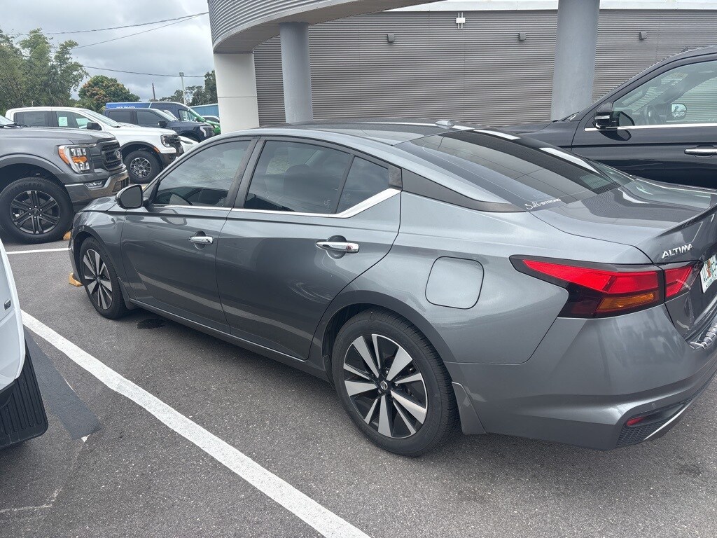 2021 Nissan Altima 2.5 SV photo 2