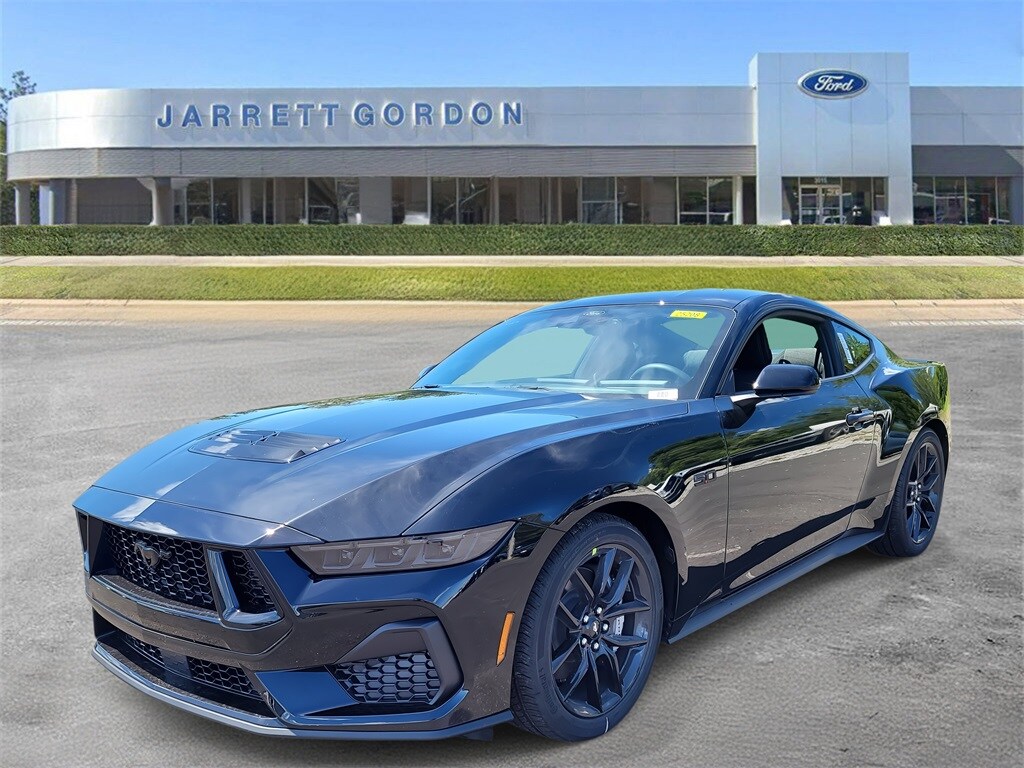 2025 Ford Mustang GT photo 2