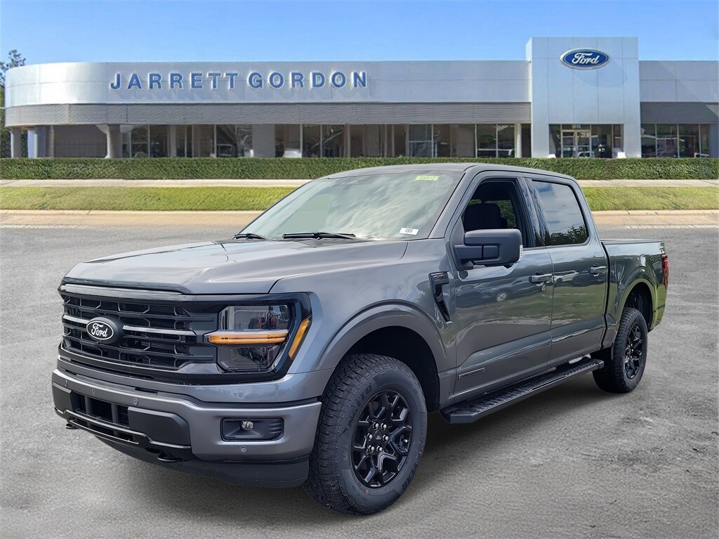 2025 Ford F-150 XLT photo 2