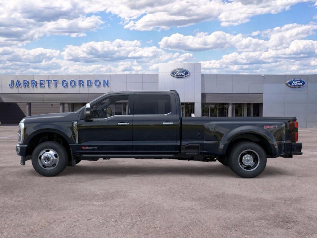 New 2026 Ford F-350 Platinum Truck Crew Cab