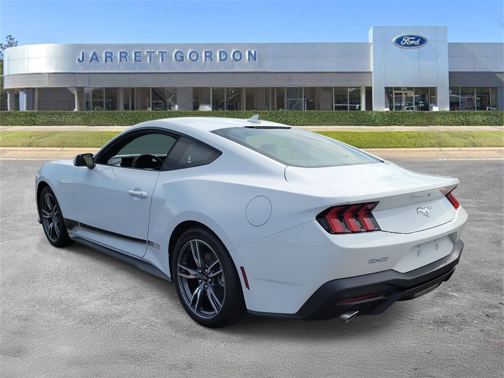 2025 Ford Mustang EcoBoost photo 3