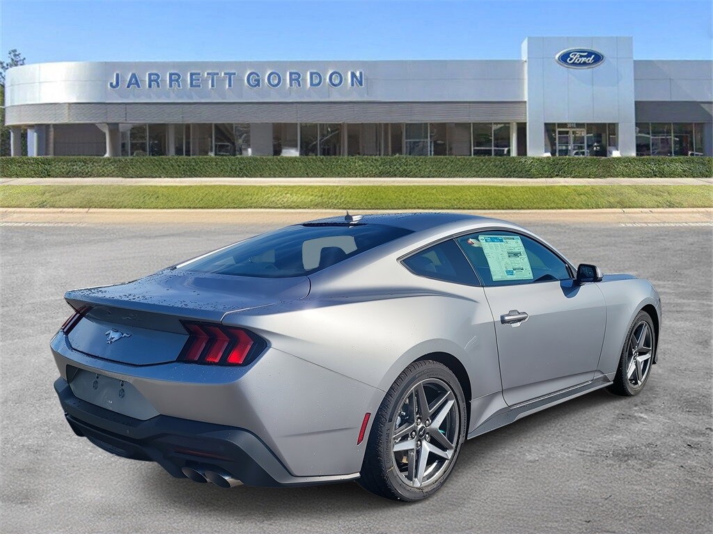 2025 Ford Mustang EcoBoost photo 4