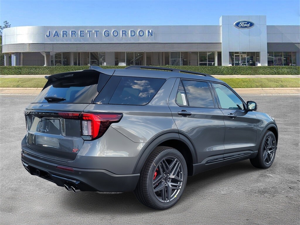 2026 Ford Explorer ST photo 2