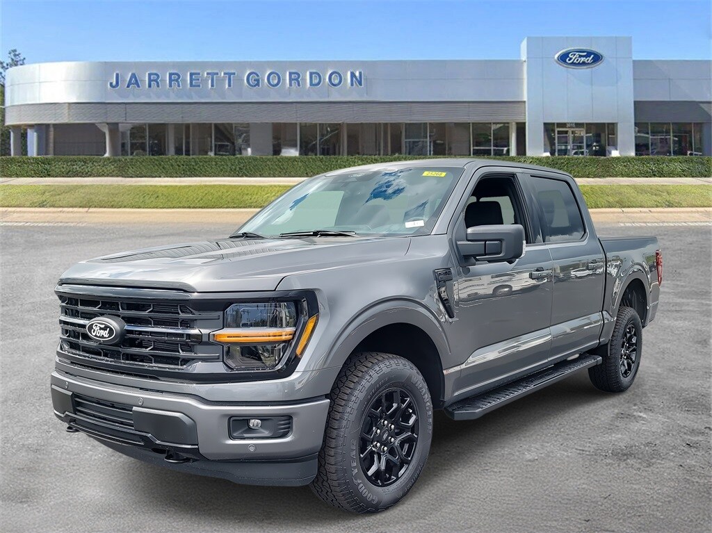 2025 Ford F-150 XLT photo 2