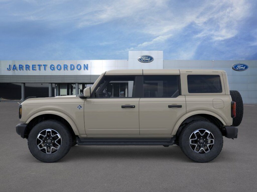 New 2026 Ford Bronco Outer Banks SUV