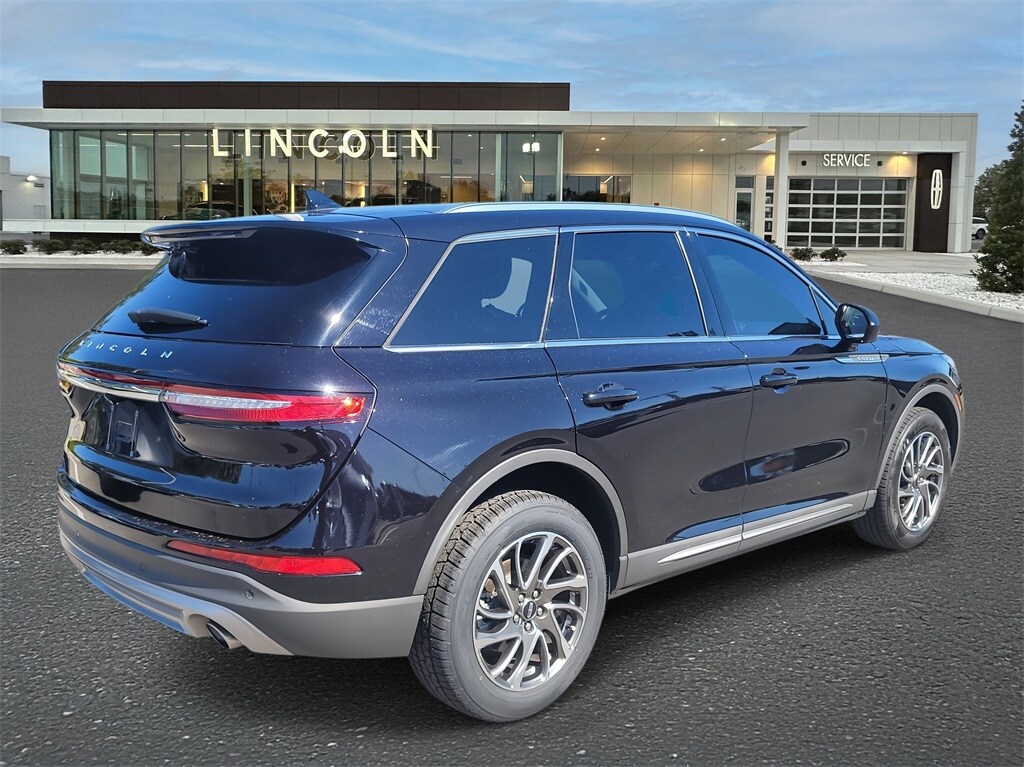 2021 Lincoln Corsair Standard photo 3