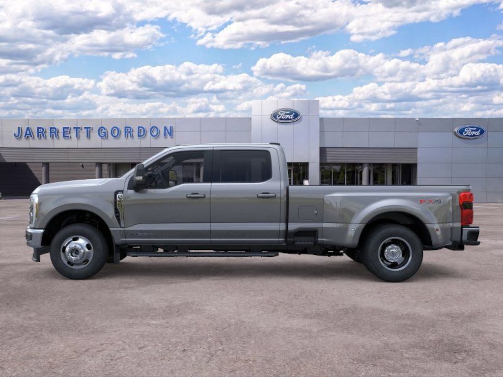 New 2026 Ford F-350 XLT Truck Crew Cab