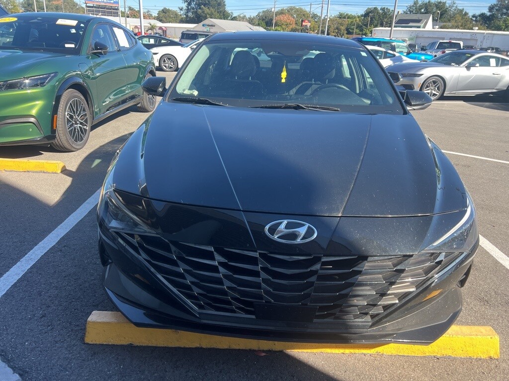 Used 2022 Hyundai Elantra SEL Sedan