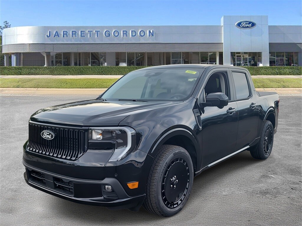 2025 Ford Maverick photo 2