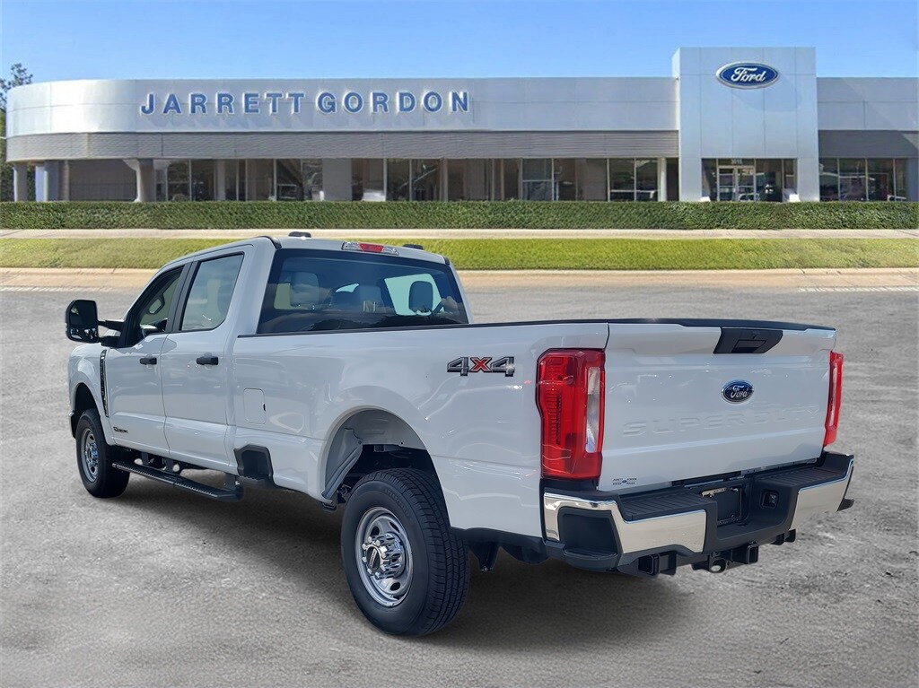 New 2026 Ford F-350 XL Truck Crew Cab