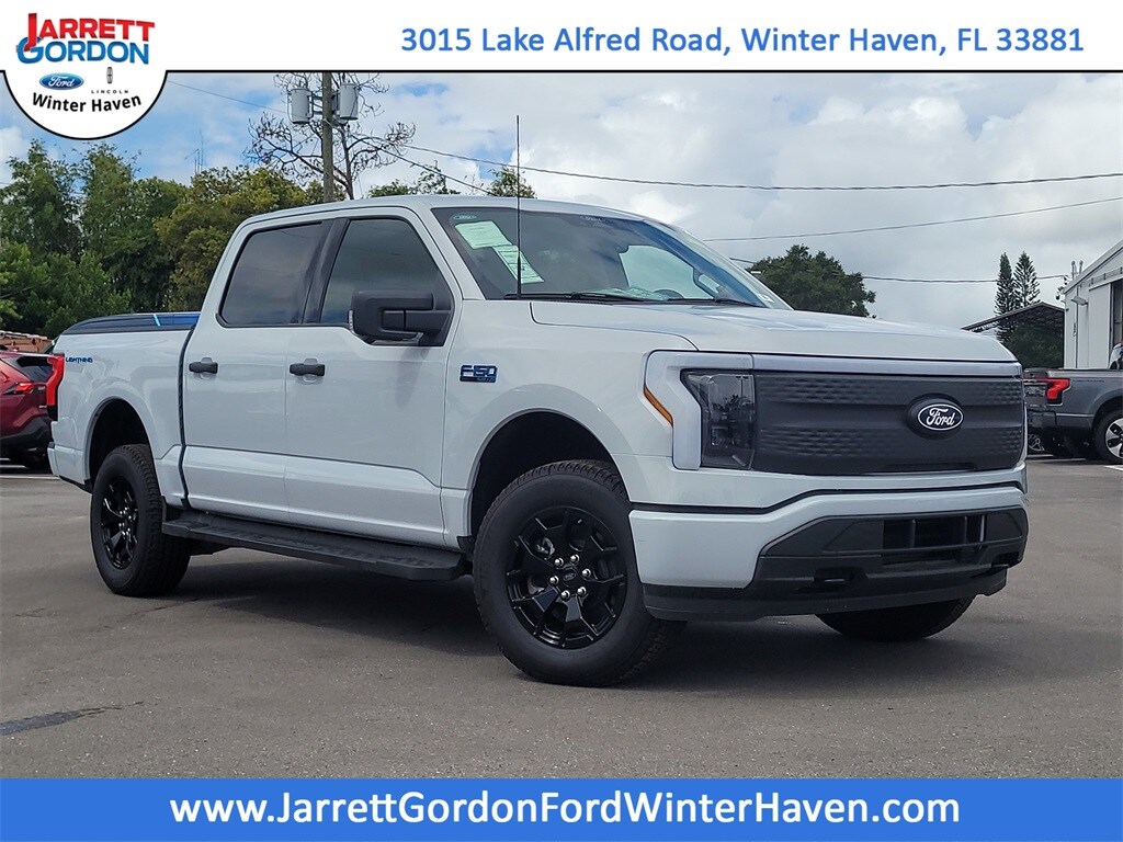 New 2025 Ford F-150 Lightning XLT TRUCK
