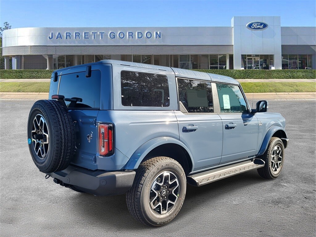 2025 Ford Bronco Outer Banks photo 4