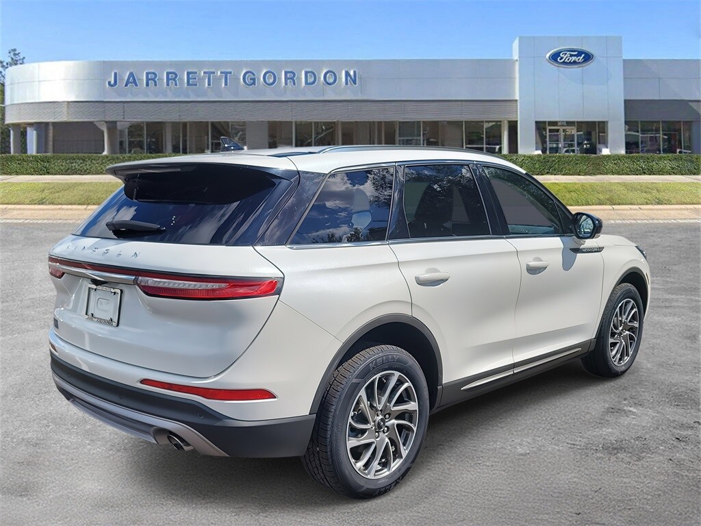 2021 Lincoln Corsair Standard photo 3