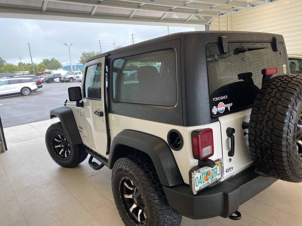2017 Jeep Wrangler Sport photo 4