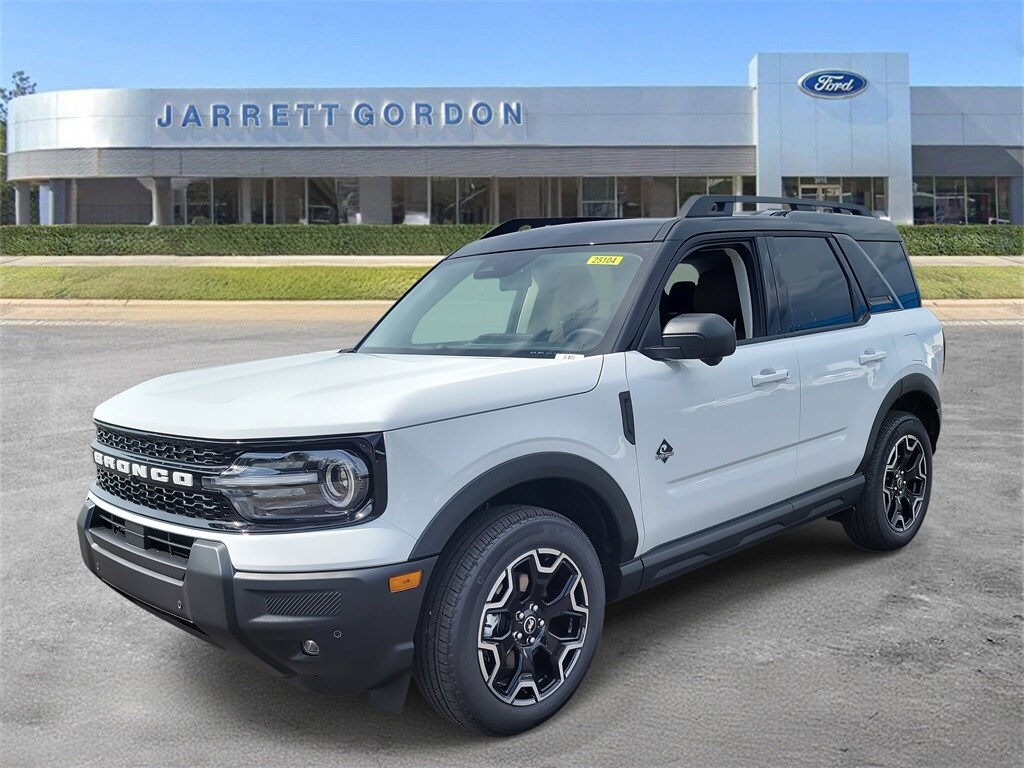 2025 Ford Bronco Sport Outer Banks photo 2