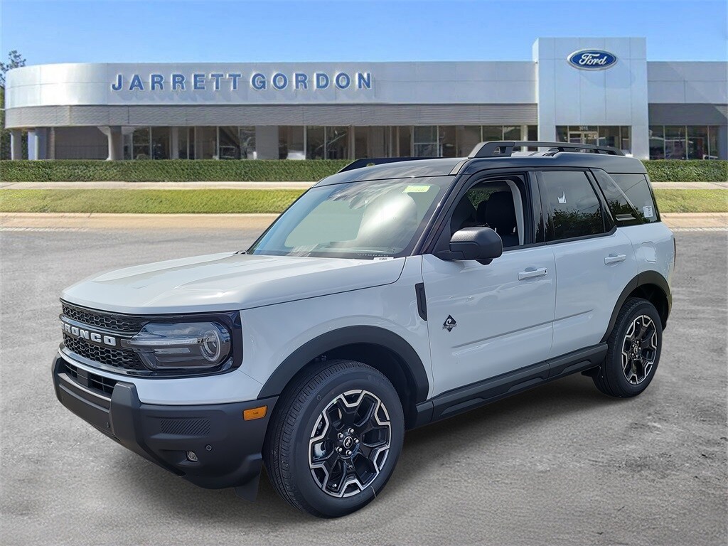 2025 Ford Bronco Sport Outer Banks photo 2