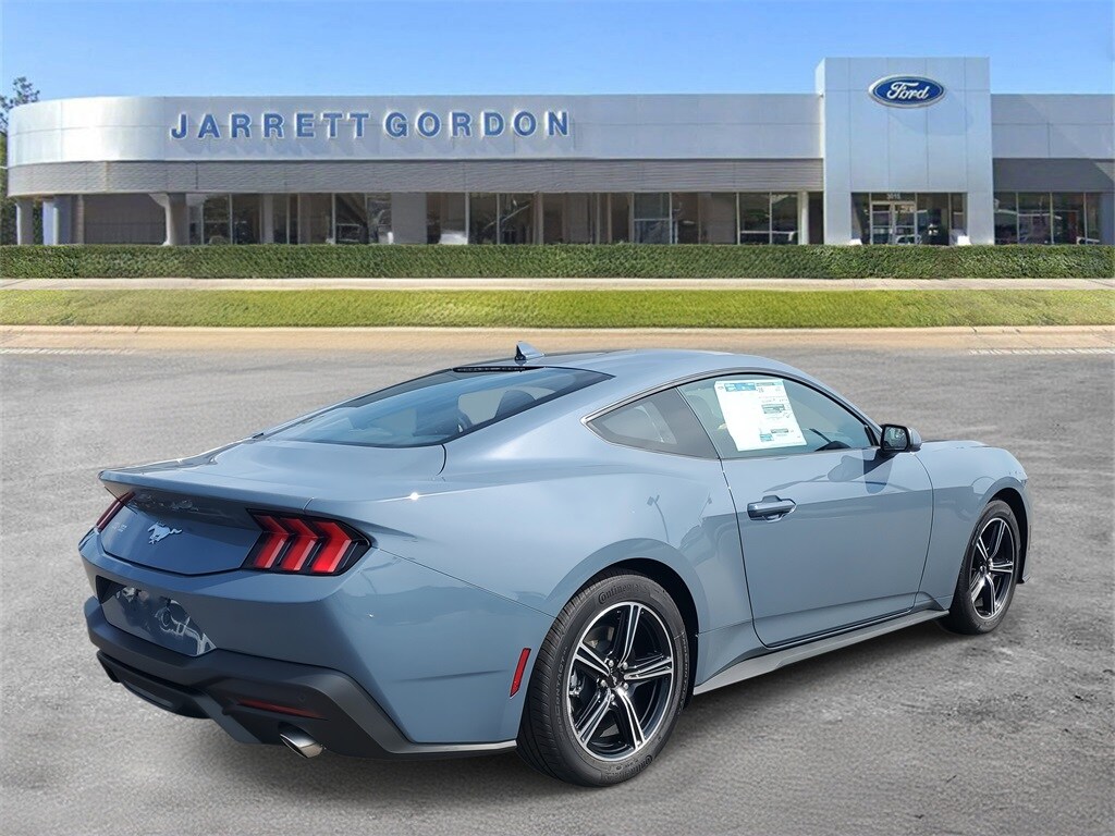 2025 Ford Mustang EcoBoost photo 4