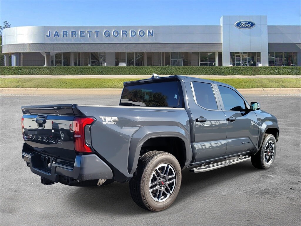 2024 Toyota Tacoma TRD Sport photo 2