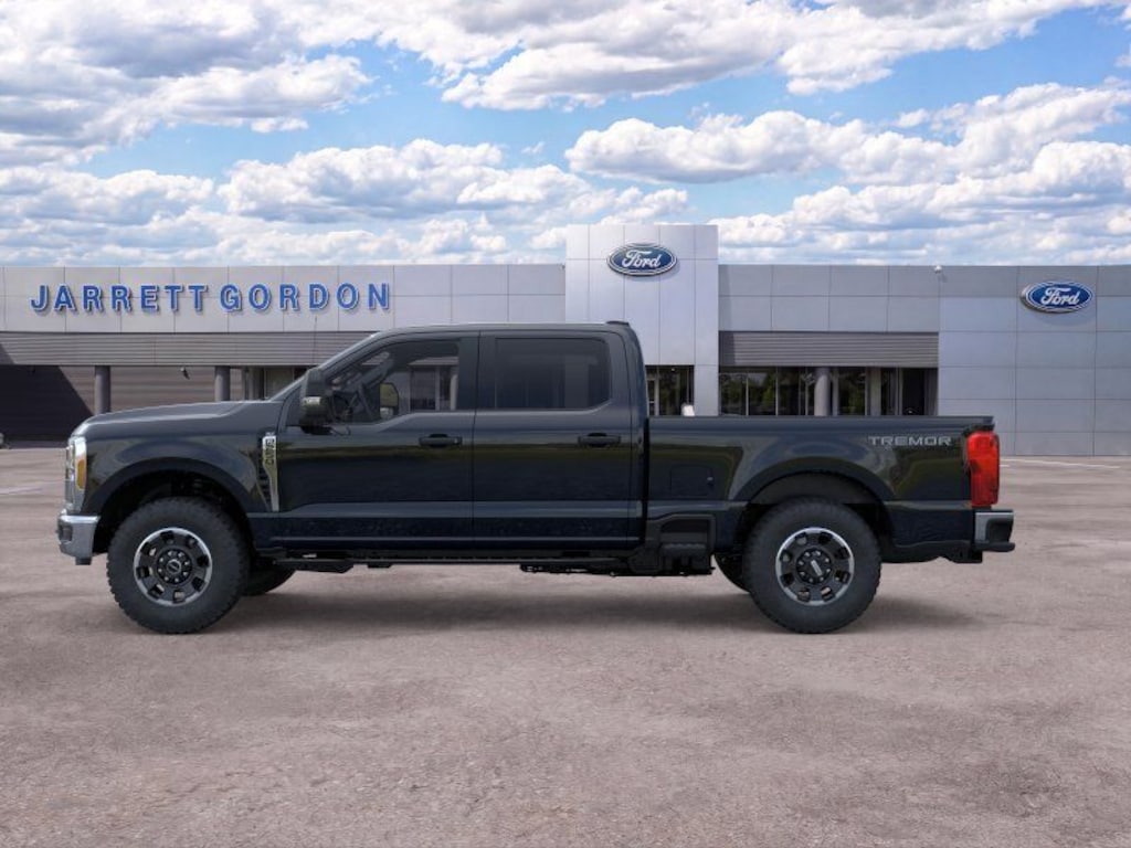 New 2026 Ford F-250 XLT Truck Crew Cab