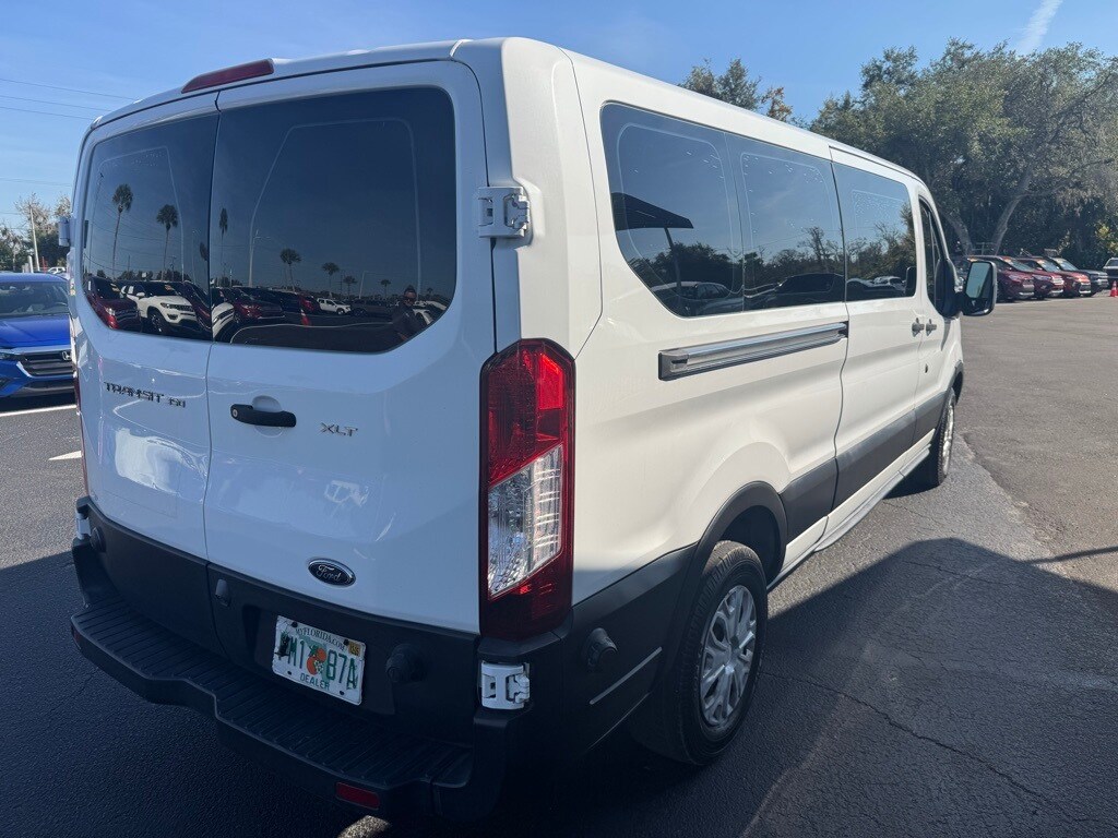 2019 Ford Transit Passenger XLT photo 4