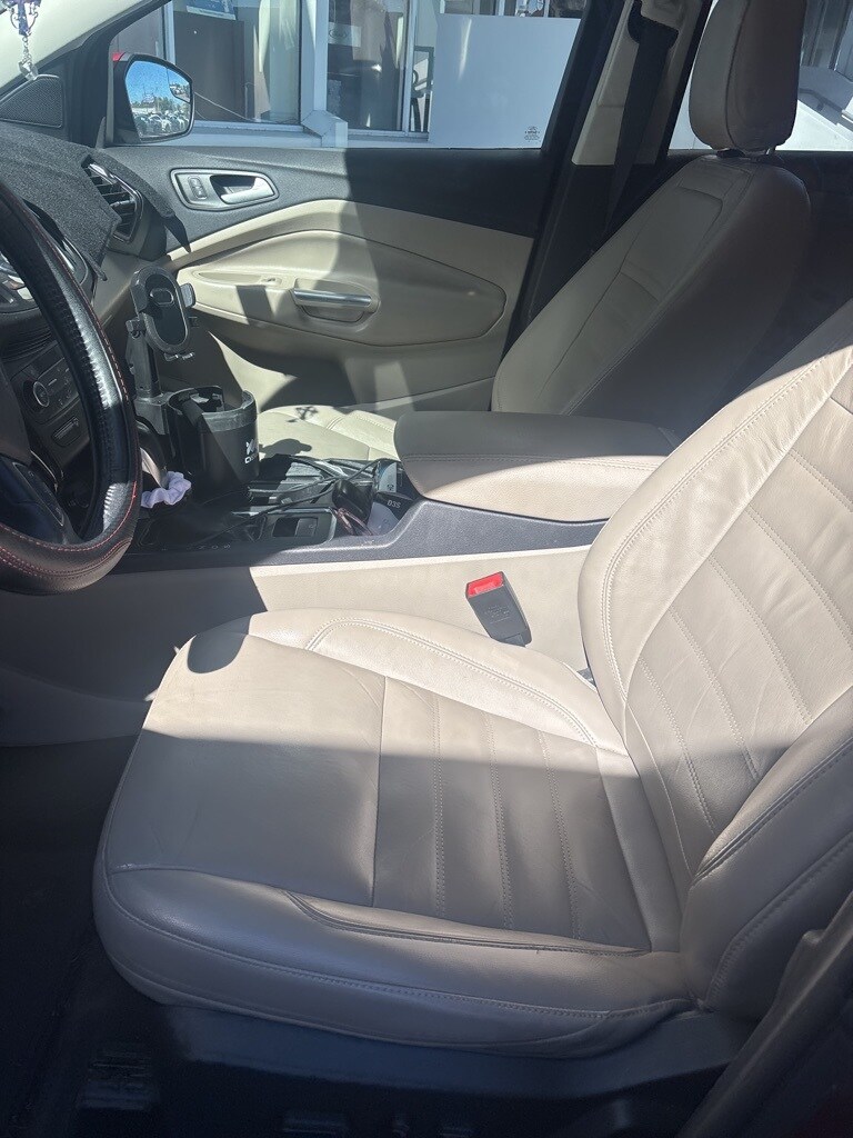 2019 Ford Escape Titanium photo 4