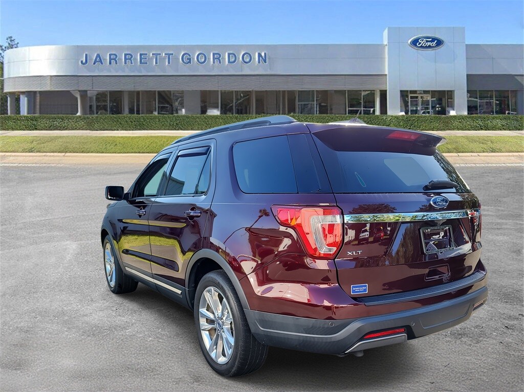 2019 Ford Explorer XLT photo 2