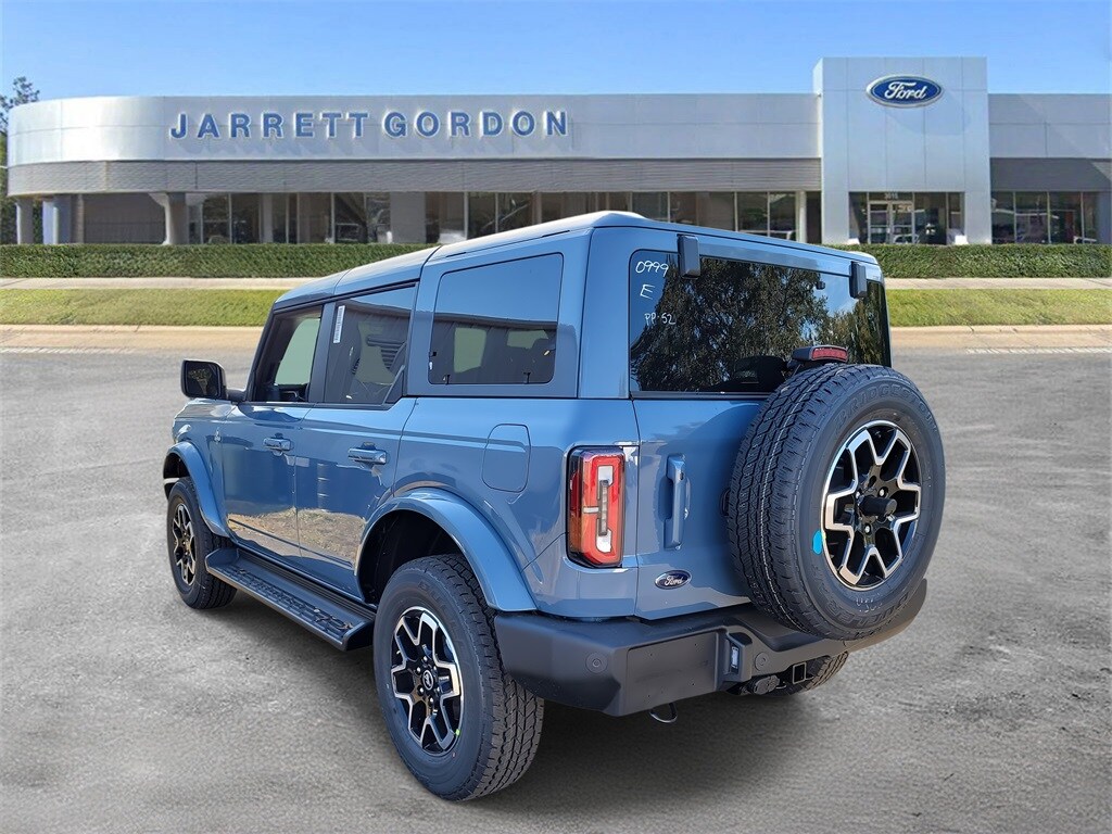 2025 Ford Bronco Outer Banks photo 3