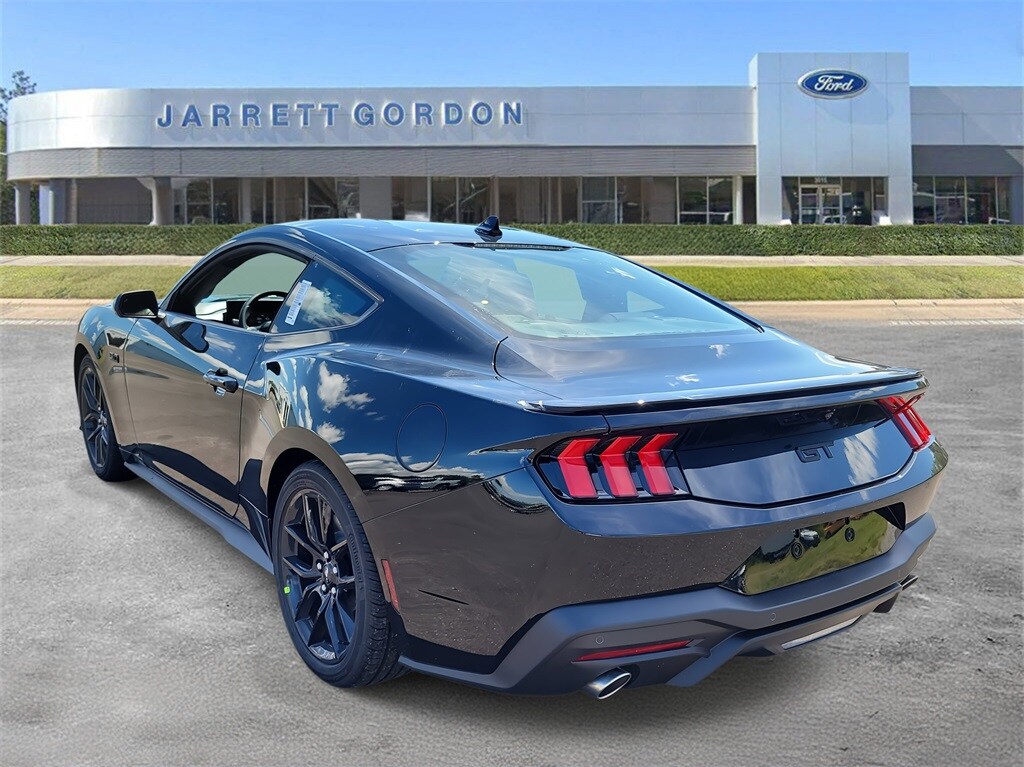 2025 Ford Mustang GT photo 3