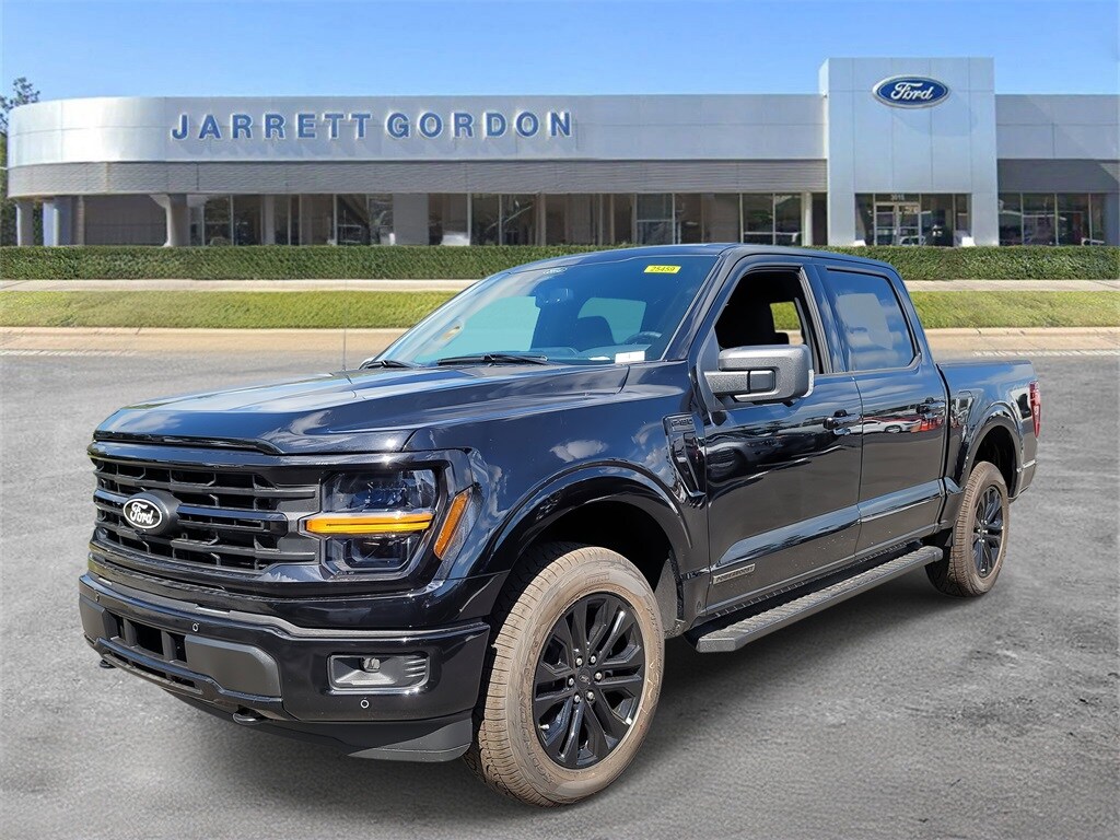 2025 Ford F-150 XLT photo 2