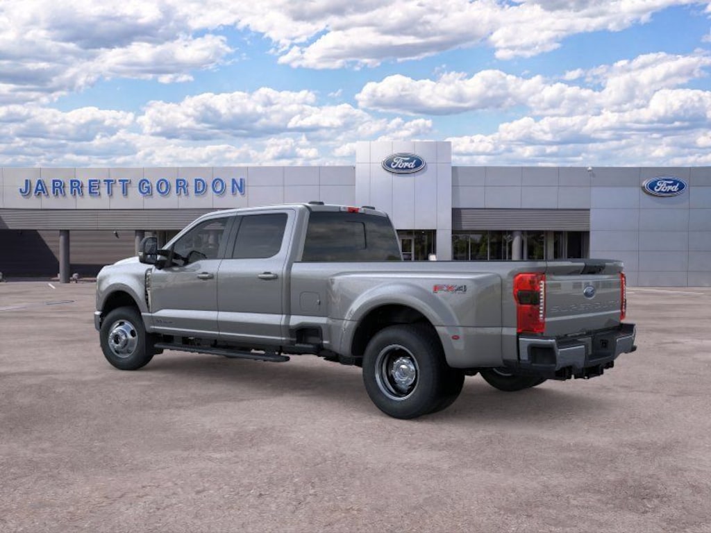 New 2026 Ford F-350 XLT Truck Crew Cab