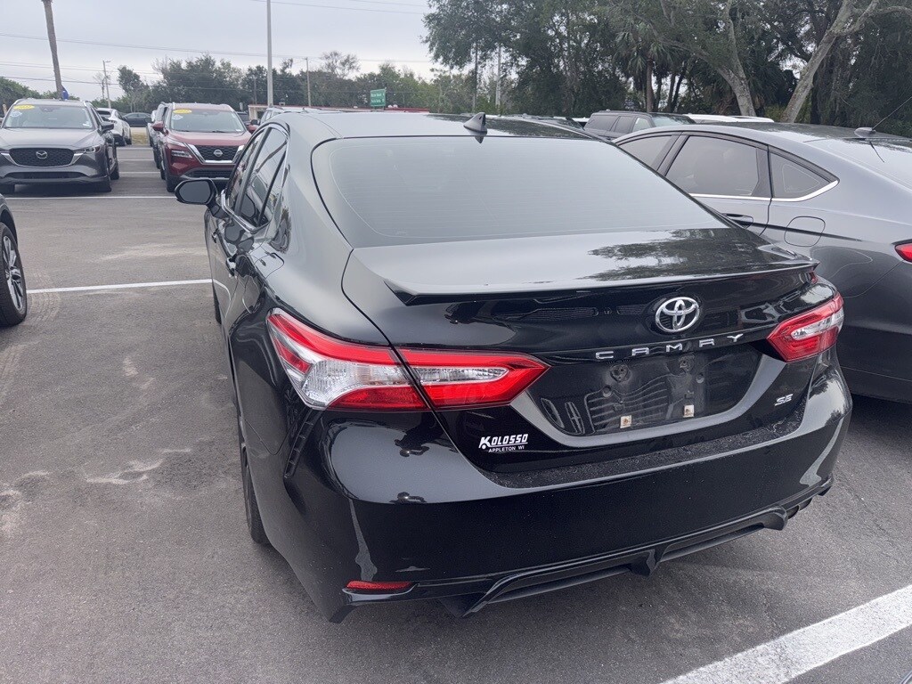 Used 2020 Toyota Camry SE Sedan