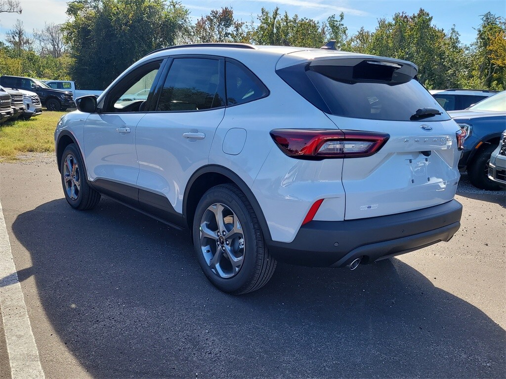 New 2026 Ford Escape Hybrid ST-Line Select SUV