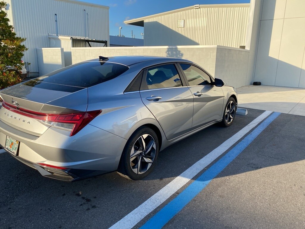 Used 2022 Hyundai Elantra SEL Sedan