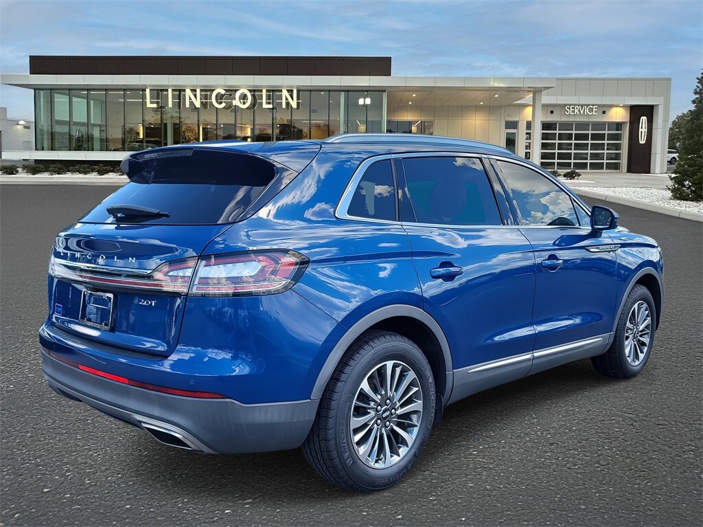 2020 Lincoln Nautilus Standard photo 3