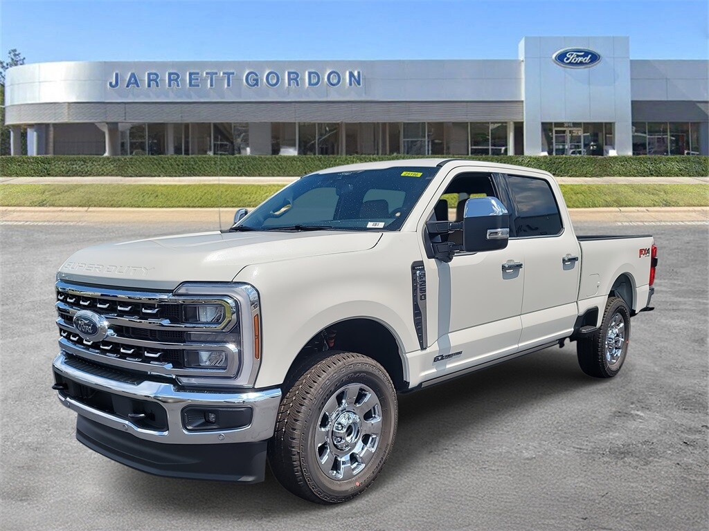 2025 Ford F-250 Lariat photo 2