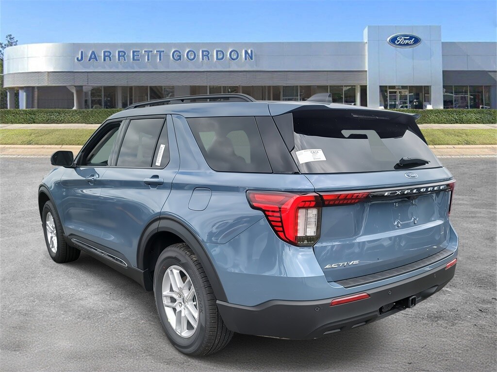 2025 Ford Explorer photo 3